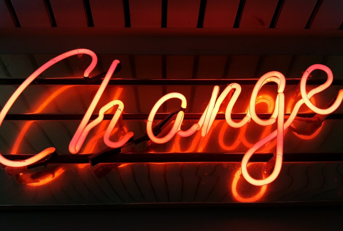 lenguaje inclusivo simbolizado con la palabra change